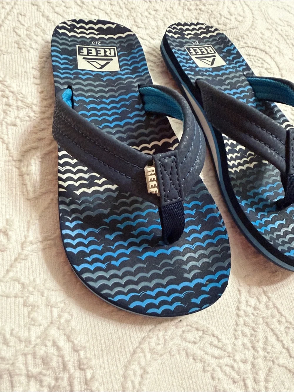 Reef Kids Print Flip Flops Size 2-3 (Big Kids) Blue Wave Design